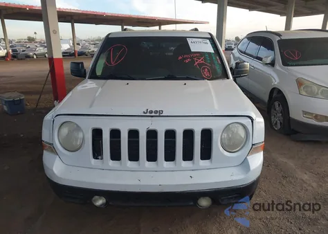 2015 Jeep Patriot Sport z USA, uszkodzony, nr VIN 1C4NJPBBXFD349842